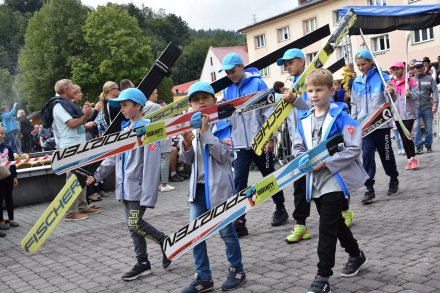 Korowód dożynkowy przeszedł przez Wisłę